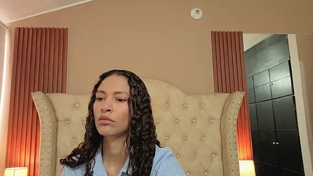 SofiaDelicia online show from 11.21.25