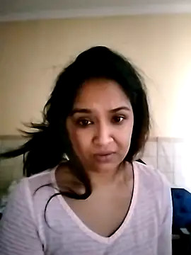 Snapshot of cute_indianxo chatting on 02.15.26 cute indianxo online show from 02.15.26