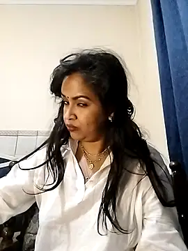 Snapshot of cute_indianxo chatting on 02.28.26 cute indianxo online show from 02.28.26