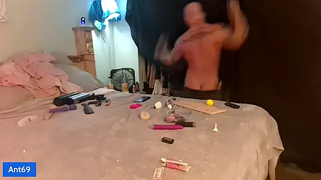 AntMeich6969 online show from 10.18.25