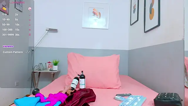 cutepetitee online show from 09.20.25