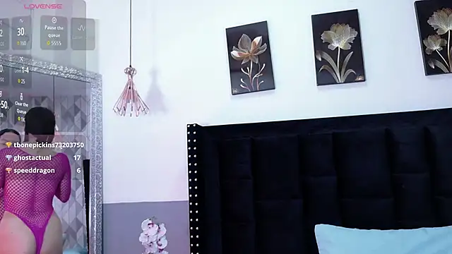 cutepetitee online show from 10.05.25