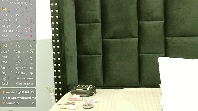 cutepetitee online show from 10.14.25