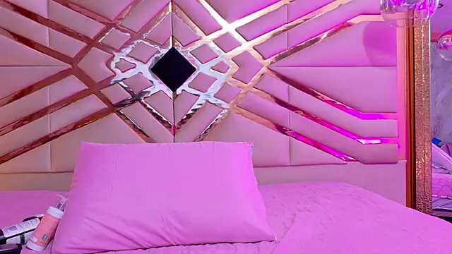 cutepetitee online show from 11.05.25