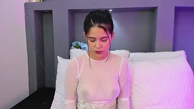 Snapshot of MaiaaCandy chatting on 10.12.25 MaiaaCandy online show from 10.12.25