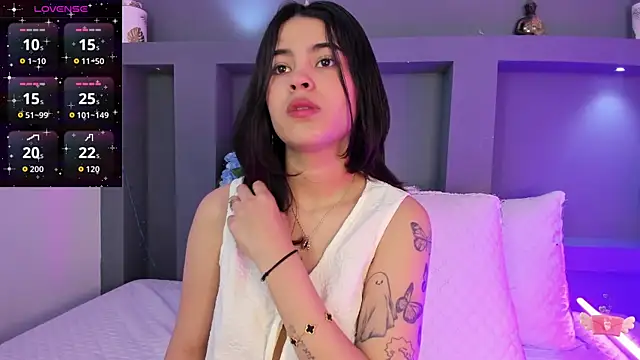 Snapshot of MaiaaCandy chatting on 10.16.25 MaiaaCandy online show from 10.16.25