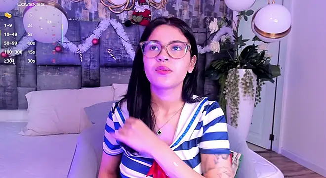 Snapshot of MaiaaCandy chatting on 12.17.25 MaiaaCandy online show from 12.17.25