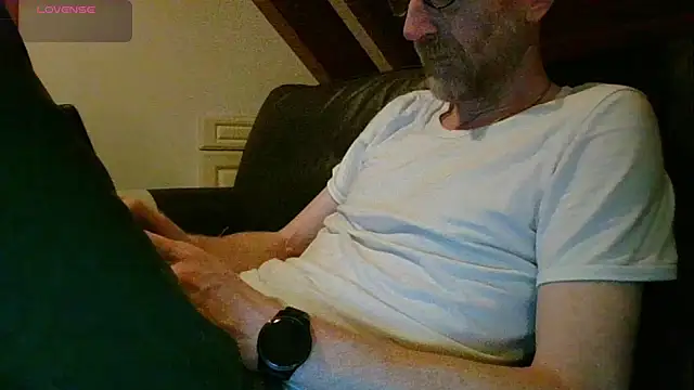 Snapshot of Vrenico-SC chatting on 11.01.25 Vrenico-SC online show from 11.01.25