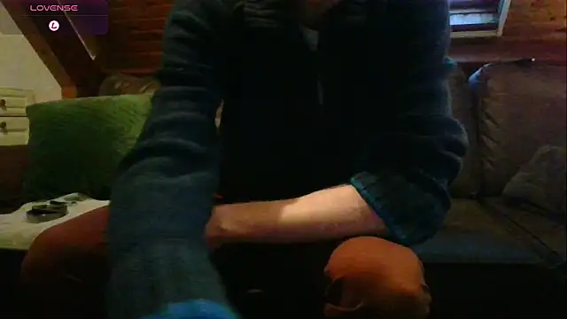 Snapshot of Vrenico-SC chatting on 11.27.25 Vrenico-SC online show from 11.27.25