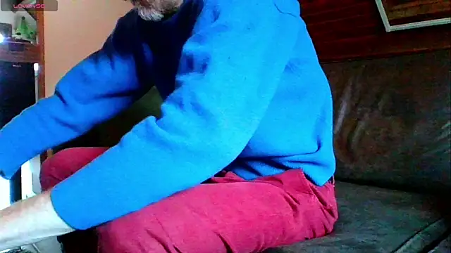 Snapshot of Vrenico-SC chatting on 12.14.25 Vrenico-SC online show from 12.14.25