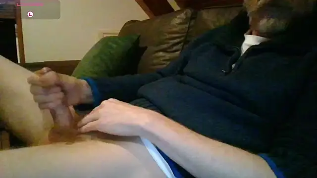 Snapshot of Vrenico-SC chatting on 02.19.26 Vrenico-SC online show from 02.19.26