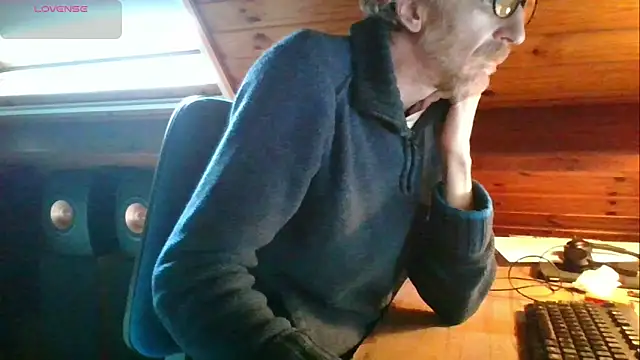 Snapshot of Vrenico-SC chatting on 02.24.26 Vrenico-SC online show from 02.24.26