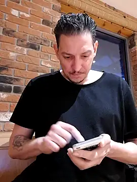 Snapshot of ARTANIS20 chatting on 05.04.26 ARTANIS20 online show from 05.04.26