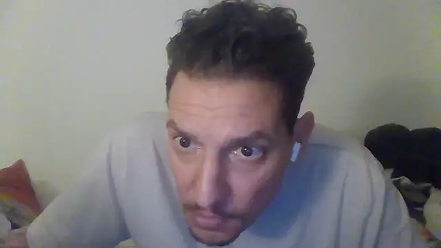 Snapshot of ARTANIS20 chatting on 05.20.26 ARTANIS20 online show from 05.20.26