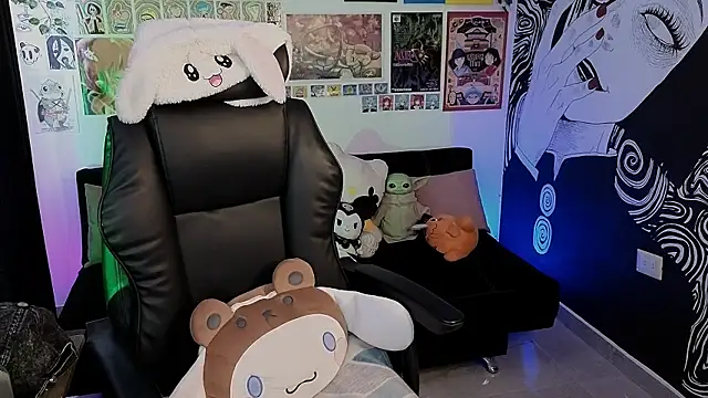 Snapshot of Yuhwan_ chatting on 09.13.25 Yuhwan online show from 09.13.25