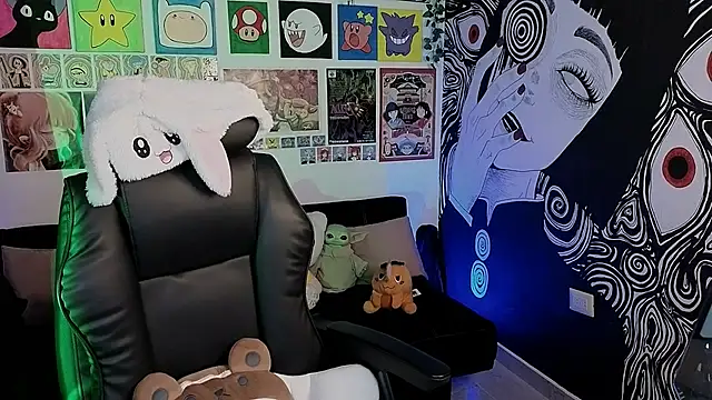 Snapshot of Yuhwan_ chatting on 09.15.25 Yuhwan online show from 09.15.25