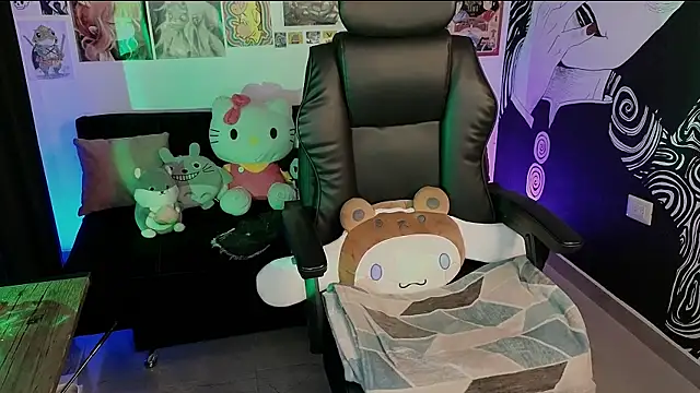 Snapshot of Yuhwan_ chatting on 09.29.25 Yuhwan online show from 09.29.25