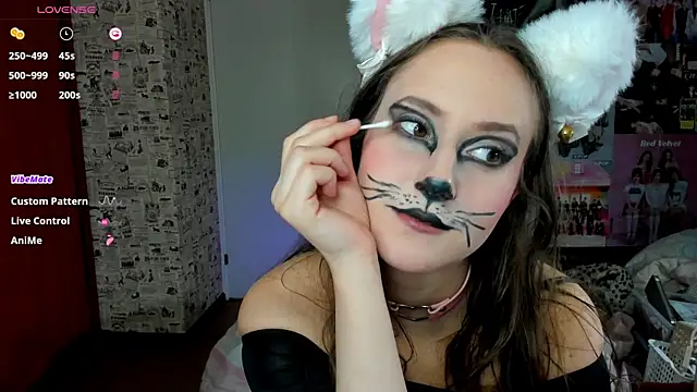 LucyRose3 online show from 10.31.25