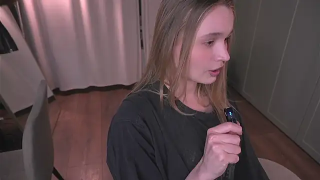 lisa schiele online show from 03.11.26