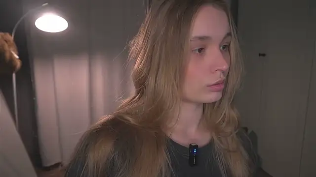 lisa schiele online show from 04.06.26