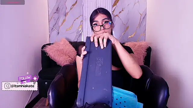 Mhiaa Sweet online show from 04.17.26