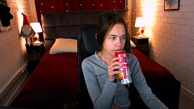 UliaNeer online show from 04.23.26