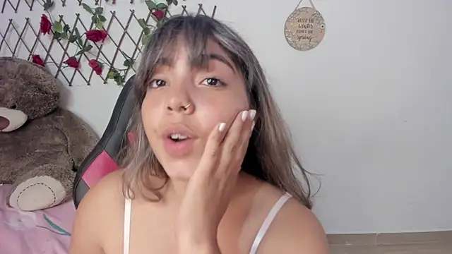 Snapshot of emma_grays2 chatting on 11.16.25 emma grays2 online show from 11.16.25