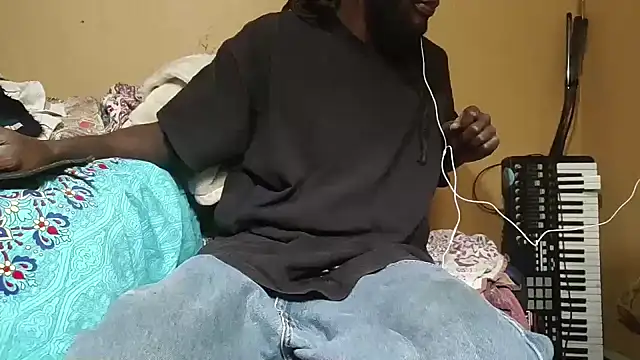 Snapshot of EYEzIAM chatting on 10.22.25 EYEzIAM online show from 10.22.25