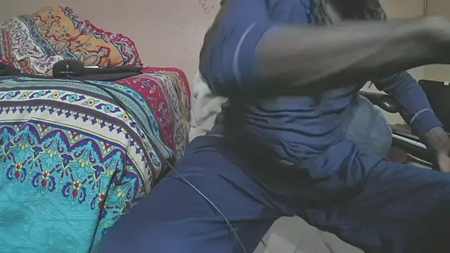 Snapshot of EYEzIAM chatting on 11.21.25 EYEzIAM online show from 11.21.25