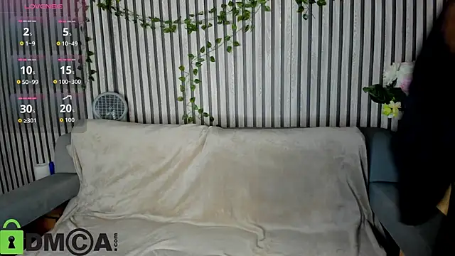 Snapshot of Agnes_Wells chatting on 11.15.25 Agnes Wells online show from 11.15.25