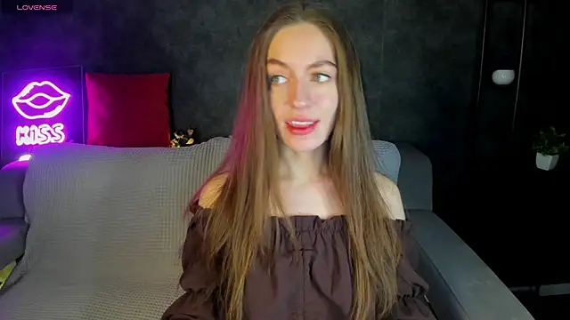 Agnes Wells online show from 04.04.26