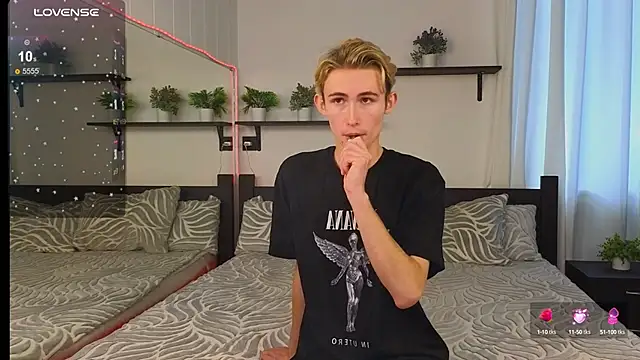 tommy XXX online show from 10.15.25