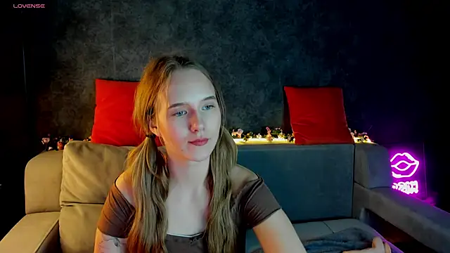 Casey Sweeet online show from 02.04.26