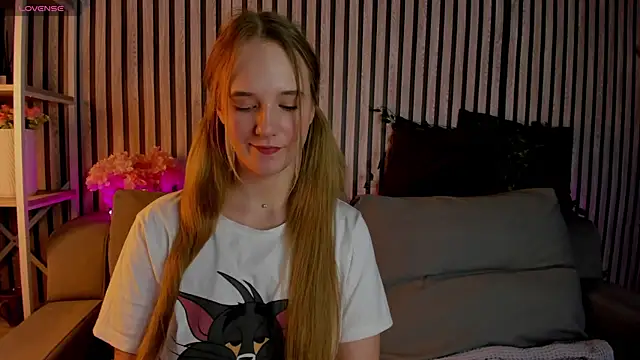 Casey Sweeet online show from 04.18.26