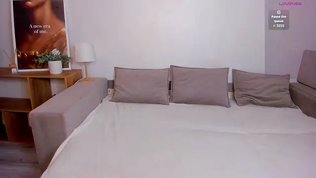 Elina Star online show from 10.15.25