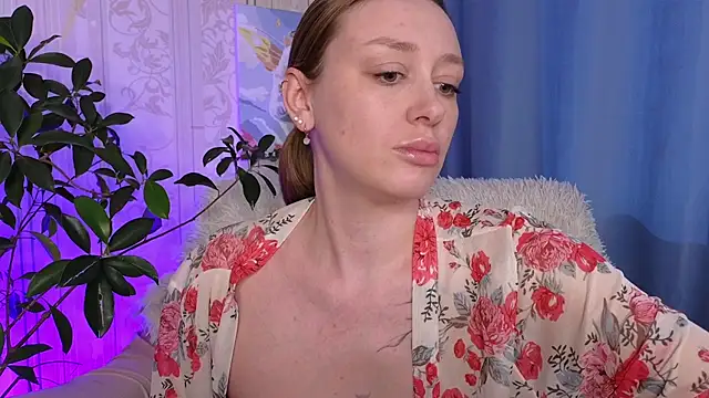 Snapshot of evashiny_ chatting on 04.27.26 evashiny online show from 04.27.26