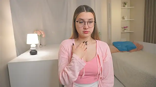 DarelleFaux online show from 11.29.25