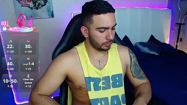 Snapshot of adamhairy chatting on 06.11.26 adamhairy online show from 06.11.26
