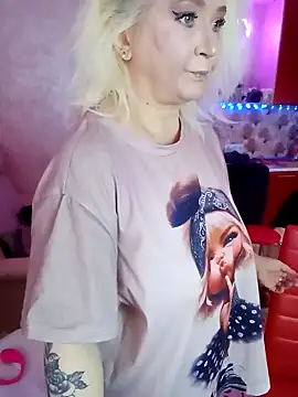 SquirtMilf00 online show from 03.22.26