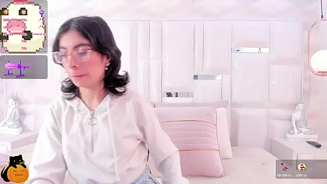 Im Molly Angel online show from 10.06.25