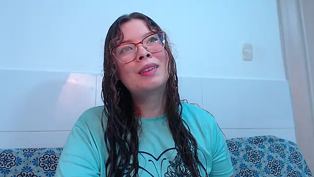 zoewhite2 online show from 11.29.25