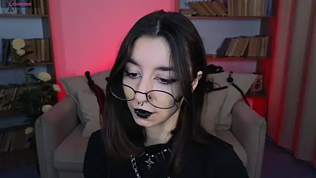 Snapshot of Mistress__Marcelline chatting on 09.12.25 Mistress Marcelline online show from 09.12.25