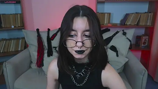 Snapshot of Mistress__Marcelline chatting on 09.13.25 Mistress Marcelline online show from 09.13.25