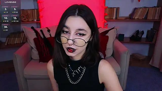 Snapshot of Mistress__Marcelline chatting on 10.02.25 Mistress Marcelline online show from 10.02.25