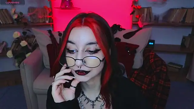 Snapshot of Mistress__Marcelline chatting on 10.26.25 Mistress Marcelline online show from 10.26.25