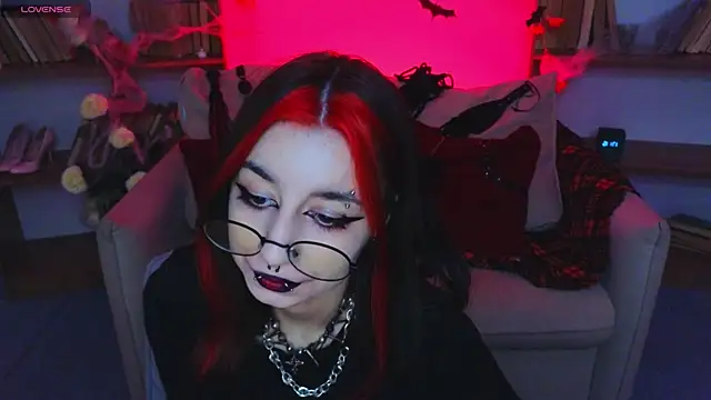 Snapshot of Mistress__Marcelline chatting on 10.31.25 Mistress Marcelline online show from 10.31.25