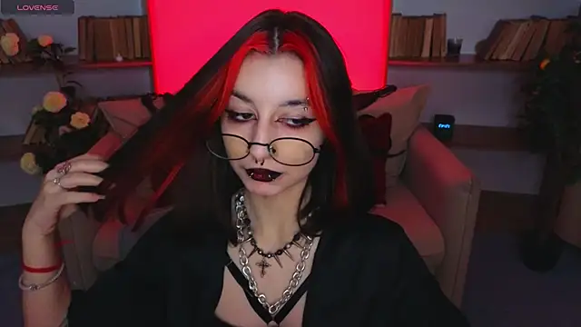 Snapshot of Mistress__Marcelline chatting on 11.14.25 Mistress Marcelline online show from 11.14.25