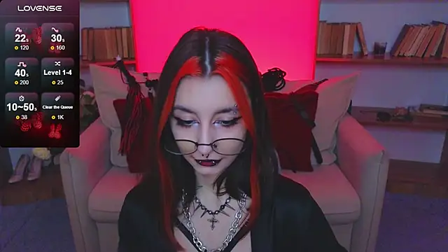 Snapshot of Mistress__Marcelline chatting on 11.20.25 Mistress Marcelline online show from 11.20.25