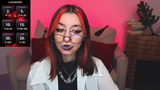 Snapshot of Mistress__Marcelline chatting on 12.19.25 Mistress Marcelline online show from 12.19.25