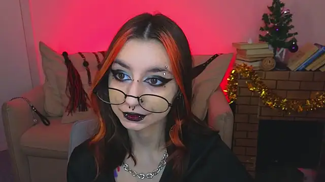 Snapshot of Mistress__Marcelline chatting on 01.06.26 Mistress Marcelline online show from 01.06.26